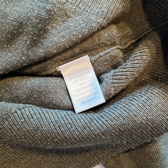 Banana Republic Heritage Sweater Women Medium Green Button Front V Neck Cardigan - Picture 8 of 9